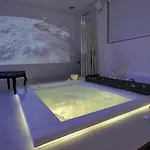 White Elegance Apartment *