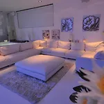 White Elegance *